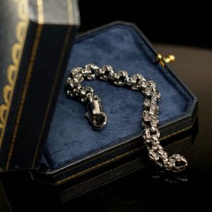Retro Titanium Steel Skull Bracelet for Men Stainless Steel Skull Bracelet