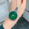 A versatile birthday gift, this jadeite necklace features an inlaid emerald green pendant with a 30*30 main stone. - 图片 6