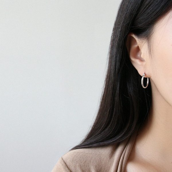 Han version ear hook earrings, minimalist and personalized geometric hollow-out circular rings, S925 pure silver hoop earrings