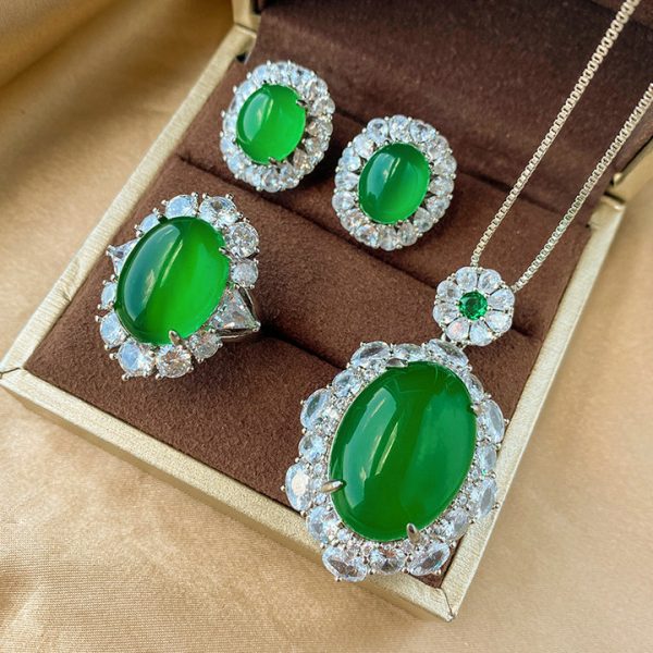 Luxury Set of Green Agate with Copper Base and Gold Plating, Ice-Type, Fluorescent, Egg-Shaped